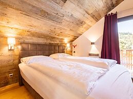 Amazing Chalet With Outdoor Whirlpool