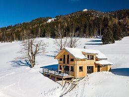 Lavish Chalet With Sauna Near Ski-slope