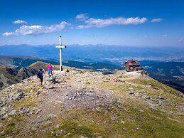 Welcoming Chalet Near Ski-slope
