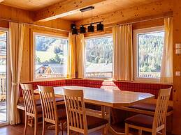 Majestic Chalet With Sauna and Whirlpool