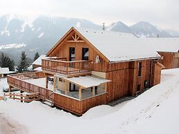 Majestic Chalet With Sauna and Whirlpool