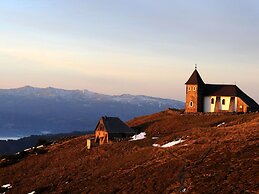 Beautiful Chalet Near Ski-lift