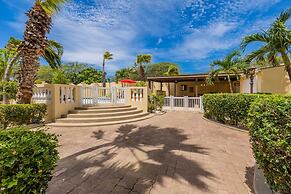 Island Escape Lrg Private Backyard Pool Patio