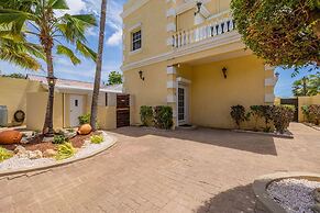 Island Escape Lrg Private Backyard Pool Patio