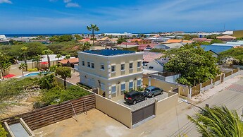 Island Escape Lrg Private Backyard Pool Patio
