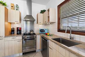 Island Escape Lrg Private Backyard Pool Patio