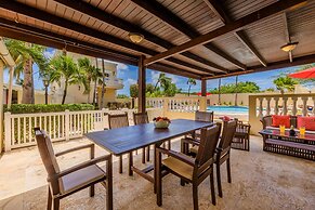 Island Escape Lrg Private Backyard Pool Patio