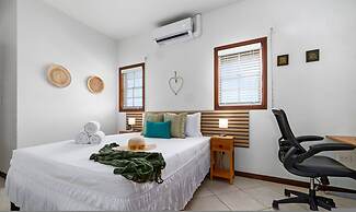 Island Escape Lrg Private Backyard Pool Patio