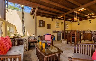 Island Escape Lrg Private Backyard Pool Patio