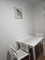 Emerald Apartment With Triple A Star Proximity