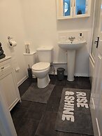 Emerald Apartment With Triple A Star Proximity