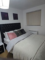 Emerald Apartment With Triple A Star Proximity