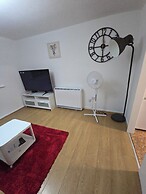 Emerald Apartment With Triple A Star Proximity