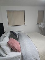 Emerald Apartment With Triple A Star Proximity