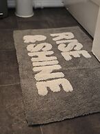 Emerald Apartment With Triple A Star Proximity