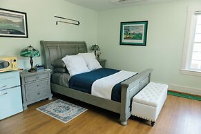 The Carriage House Inn Bed and Breakfast