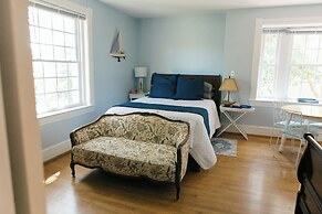 The Carriage House Inn Bed and Breakfast