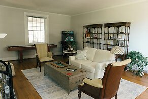 The Carriage House Inn Bed and Breakfast