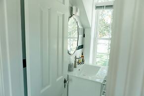 The Carriage House Inn Bed and Breakfast