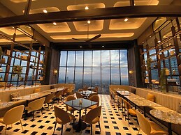 The Quarter Ratchayothin by UHG