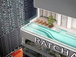 The Quarter Ratchayothin by UHG