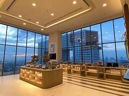 The Quarter Ratchayothin by UHG