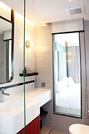 The Quarter Ratchayothin by UHG