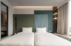 The Quarter Ratchayothin by UHG