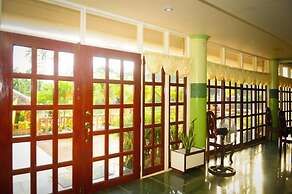 Stefanie Grace Paradise Inn & Restobar