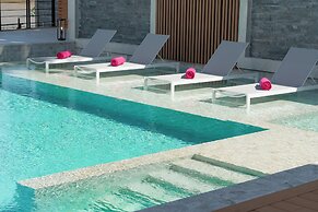 GLOW Bangkok Riverside