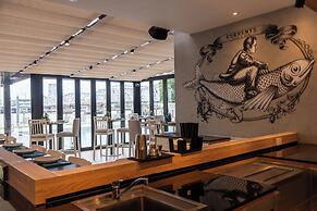 GLOW Bangkok Riverside