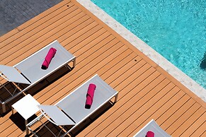 GLOW Bangkok Riverside