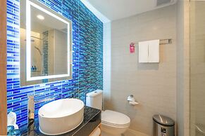 GLOW Bangkok Riverside