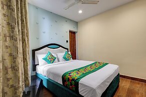 Treebo Blak & Wite Rk Beach