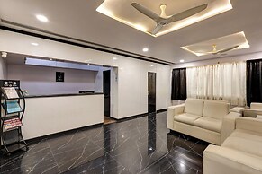 Treebo Blak & Wite Rk Beach