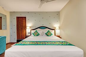 Treebo Blak & Wite Rk Beach