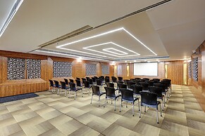 Treebo Blak & Wite Rk Beach