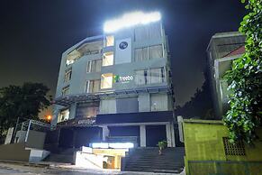 Treebo Blak & Wite Rk Beach