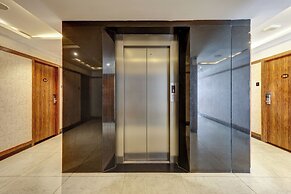 Treebo Blak & Wite Rk Beach