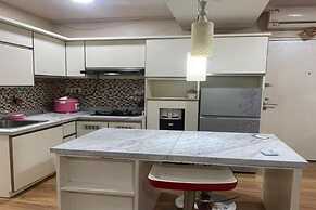 OYO 94221 Grand Asia Afrika Apartment By Qr Property