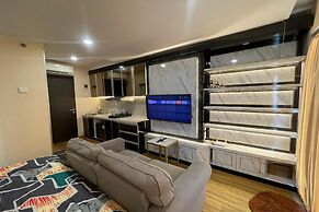 OYO 94221 Grand Asia Afrika Apartment By Qr Property