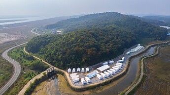 Hwaseong Refresh Glamping & Caravan