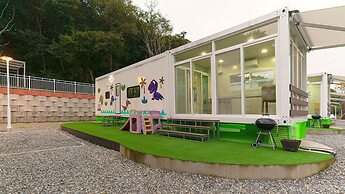 Hwaseong Refresh Glamping & Caravan