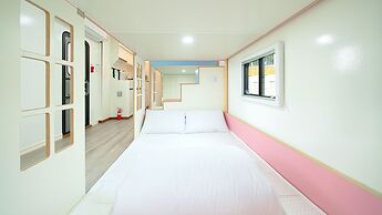 Hwaseong Refresh Glamping & Caravan