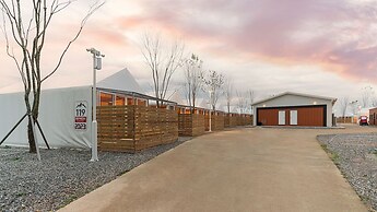 Hwaseong Refresh Glamping & Caravan