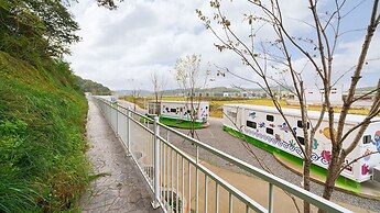 Hwaseong Refresh Glamping & Caravan