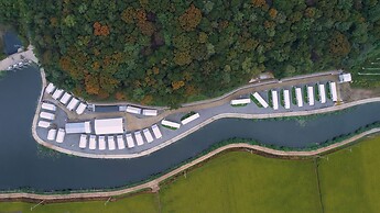 Hwaseong Refresh Glamping & Caravan