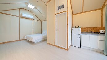 Hwaseong Refresh Glamping & Caravan