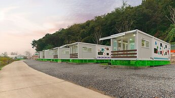 Hwaseong Refresh Glamping & Caravan