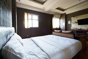 OYO 94238 The Suite Metro Apartment By Riz Living